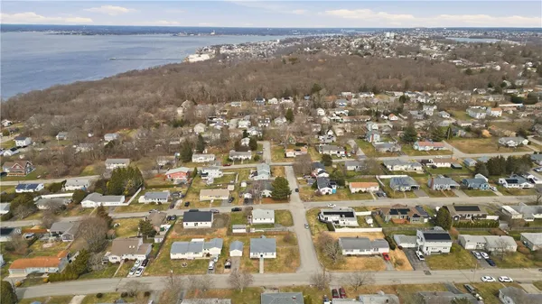 $579,000 | 92 Bracket Avenue, Tiverton, RI 02878