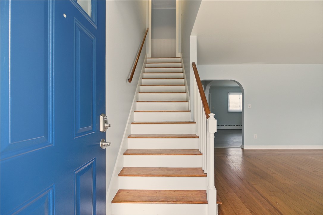 92 Bracket Avenue Tiverton, RI 02878 - Photo 5 of 48