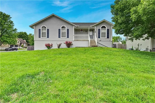 $345,950 | 1200 Northeast Colleen Drive, Lee's Summit, MO 64086