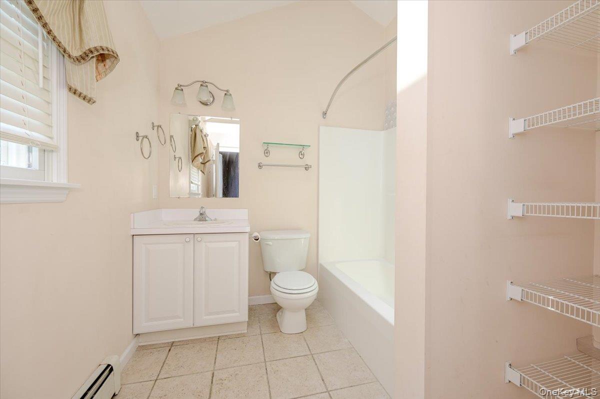 31 Carter Road Hampton Bays, NY 11946 - Photo 12 of 50 Gallery Image 12