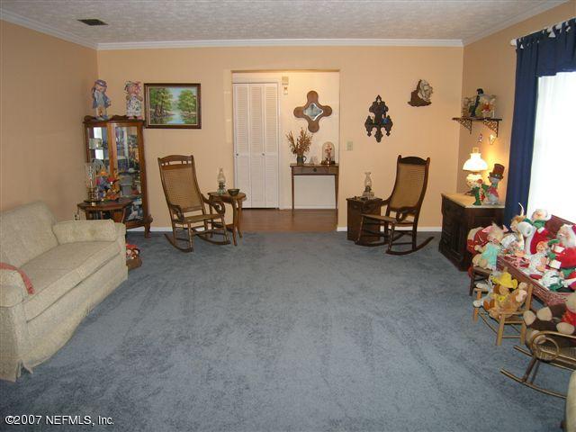 5606 Fort Sumter Road Jacksonville, FL 32210 - Photo 2 of 10 Living Room