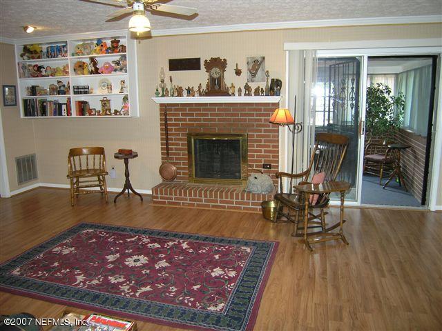 5606 Fort Sumter Road Jacksonville, FL 32210 - Photo 6 of 10 Family Room