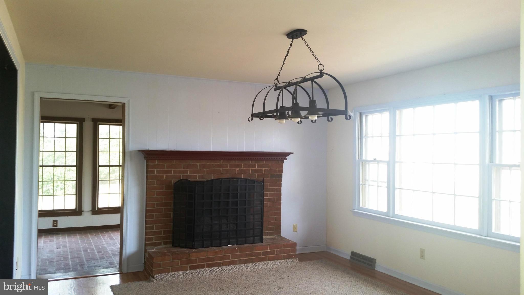 2800 Partlow Road Beaverdam, VA 23015 - Photo 3 of 27 Living Room
