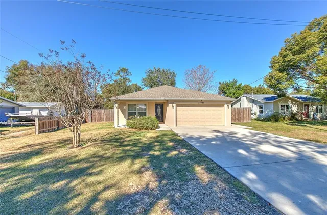 $329,900 | 38021 10th Avenue, Zephyrhills, FL 33542