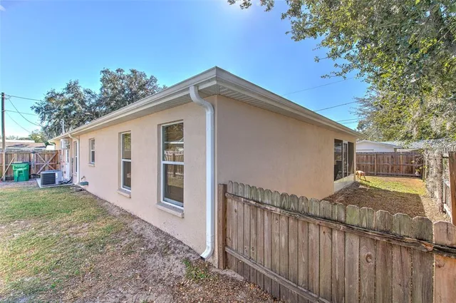 $329,900 | 38021 10th Avenue, Zephyrhills, FL 33542