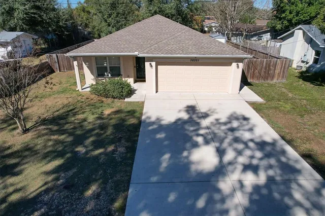 $329,900 | 38021 10th Avenue, Zephyrhills, FL 33542