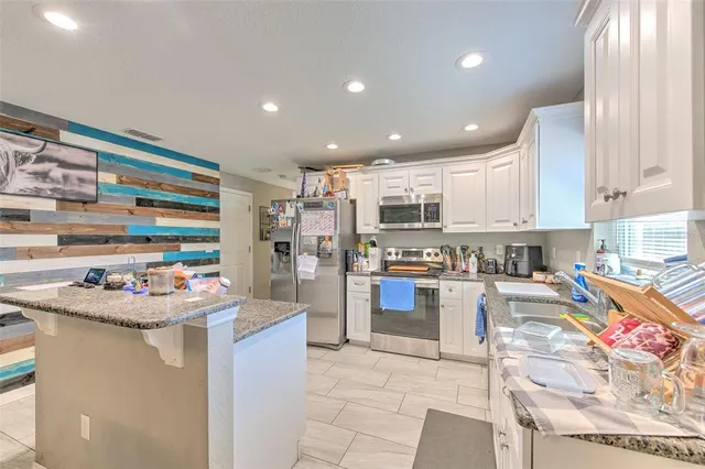 $329,900 | 38021 10th Avenue, Zephyrhills, FL 33542