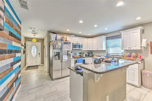 $329,900 | 38021 10th Avenue, Zephyrhills, FL 33542