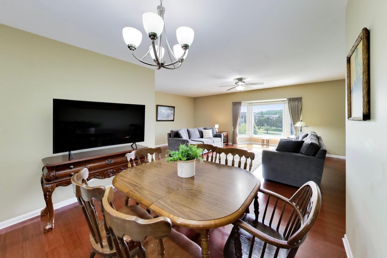 201 Thames Parkway, Unit 3G Park Ridge, IL 60068 - Photo 12 of 27