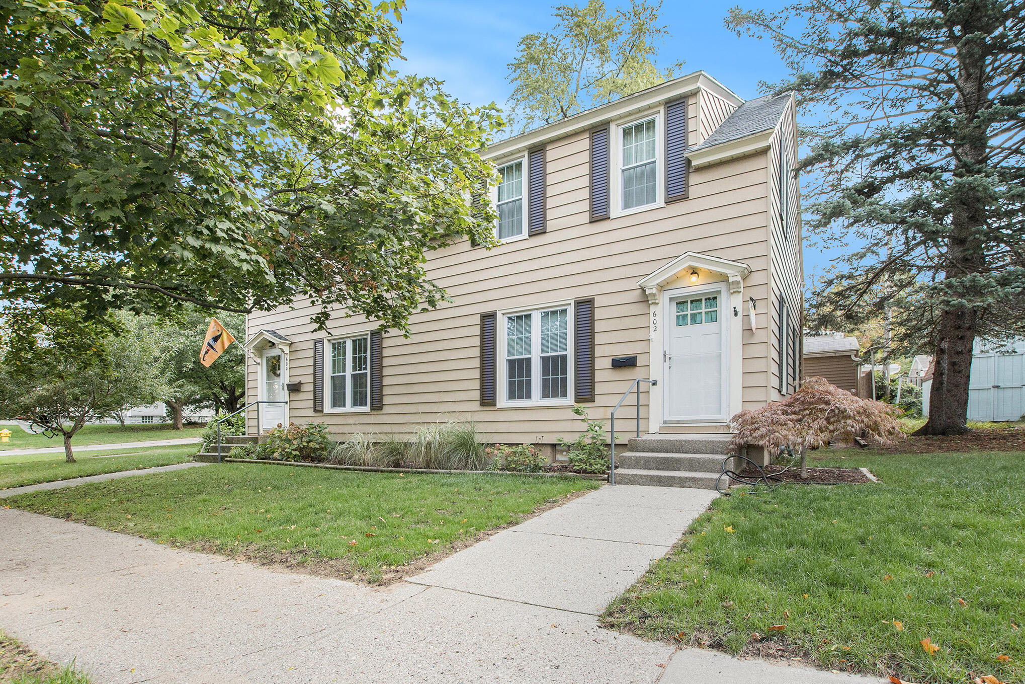 600-602 Sheldon Road Grand Haven, MI 49417 - Photo 2 of 25 2
