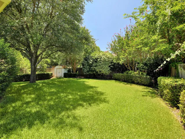 a view of a outdoor space