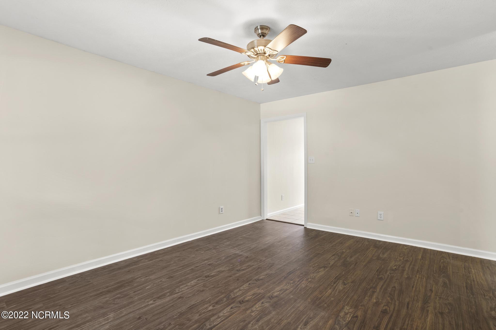 138 Lain Mark Drive Hubert, NC 28539 - Photo 4 of 21 IMG_3955