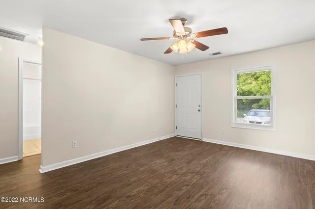 $850 | 138 Lain Mark Drive, Hubert, NC 28539