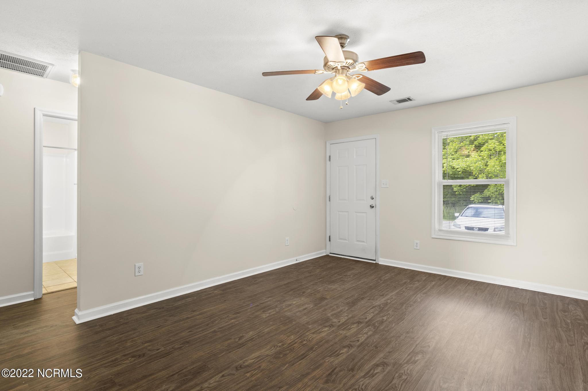 138 Lain Mark Drive Hubert, NC 28539 - Photo 6 of 21 IMG_3961