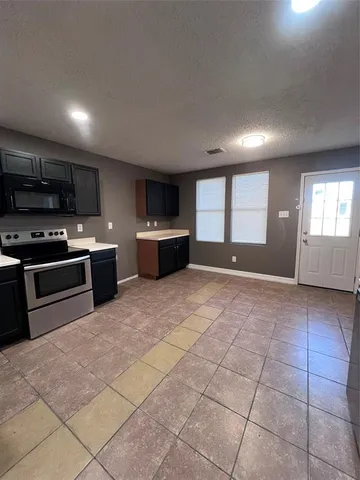 $3,000 | 512 Magdalen Avenue, Fort Worth, TX 76036