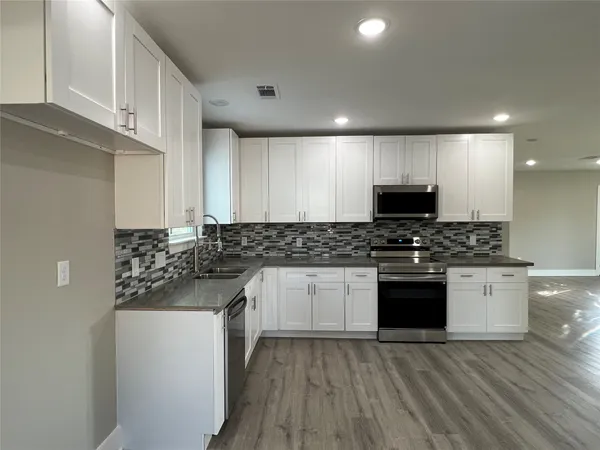 $390,000 | 723 North Meyer Street, Sealy, TX 77474