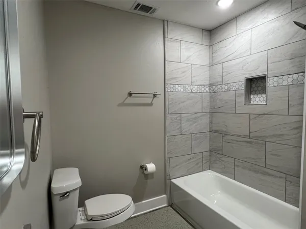 $390,000 | 723 North Meyer Street, Sealy, TX 77474