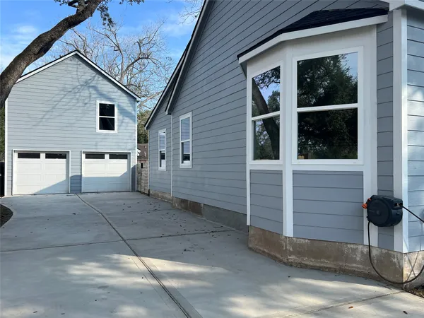 a view of backyard of house