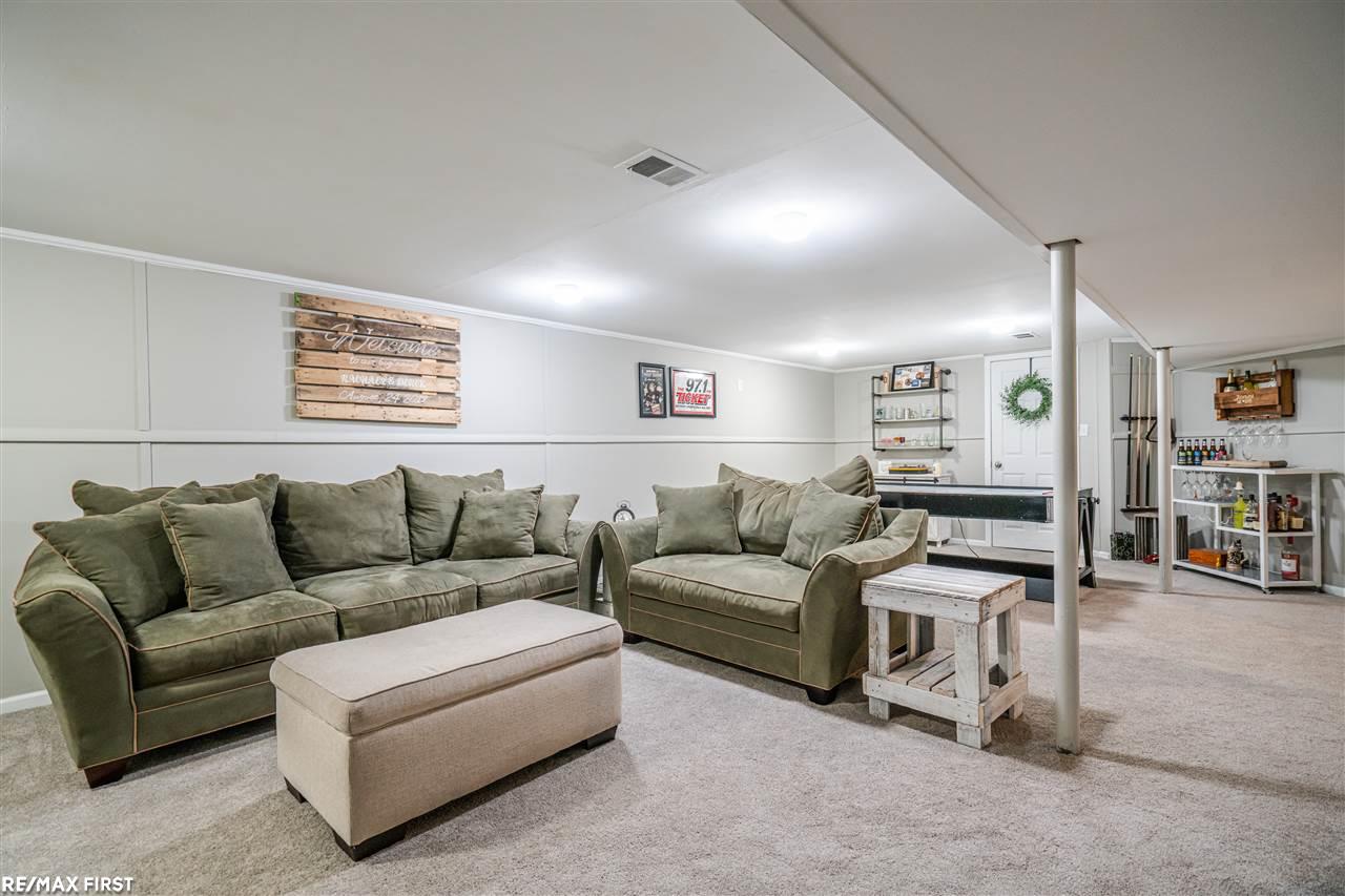 40966 Pickett Ridge Road Sterling Heights, MI 48313 - Photo 19 of 27 50032048-18.JPG