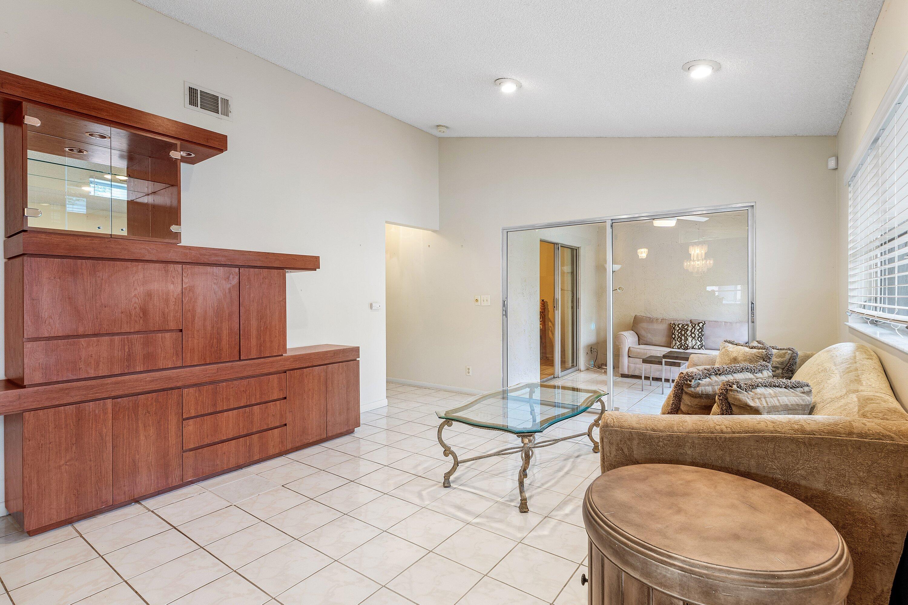 8077 Springtree Road Boca Raton, FL 33496 - Photo 10 of 35 LIVING ROOM