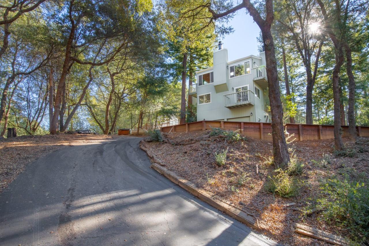 a view of a house with trees