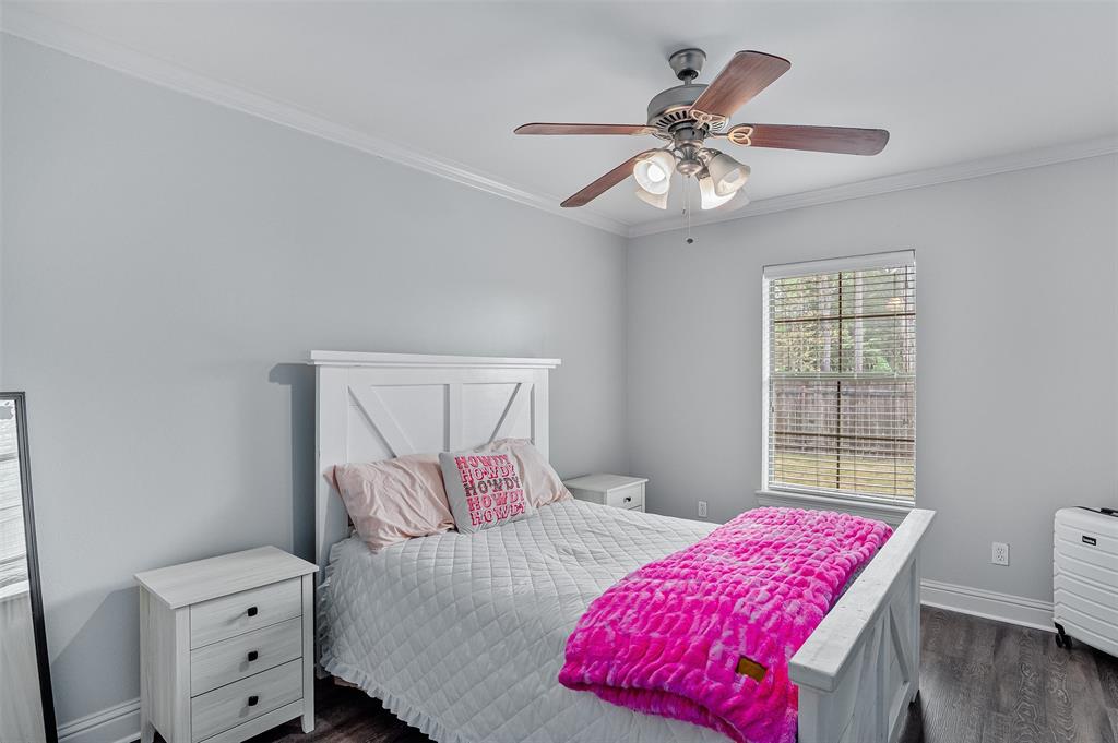 102 Fitzwilliam Street Haughton, LA 71037 - Photo 14 of 18 a bedroom with a bed and a window