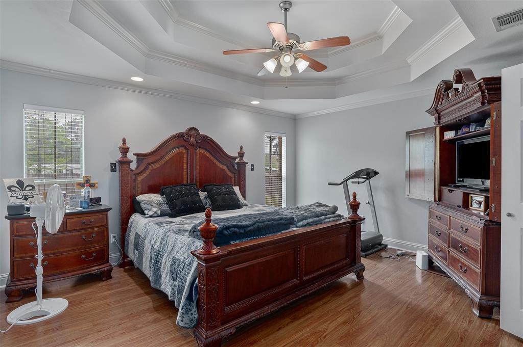 102 Fitzwilliam Street Haughton, LA 71037 - Photo 10 of 18 a bedroom with bed and wooden floor