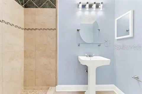 $2,500 | 1000 Winderley Place, Unit 5, Maitland, FL 32751