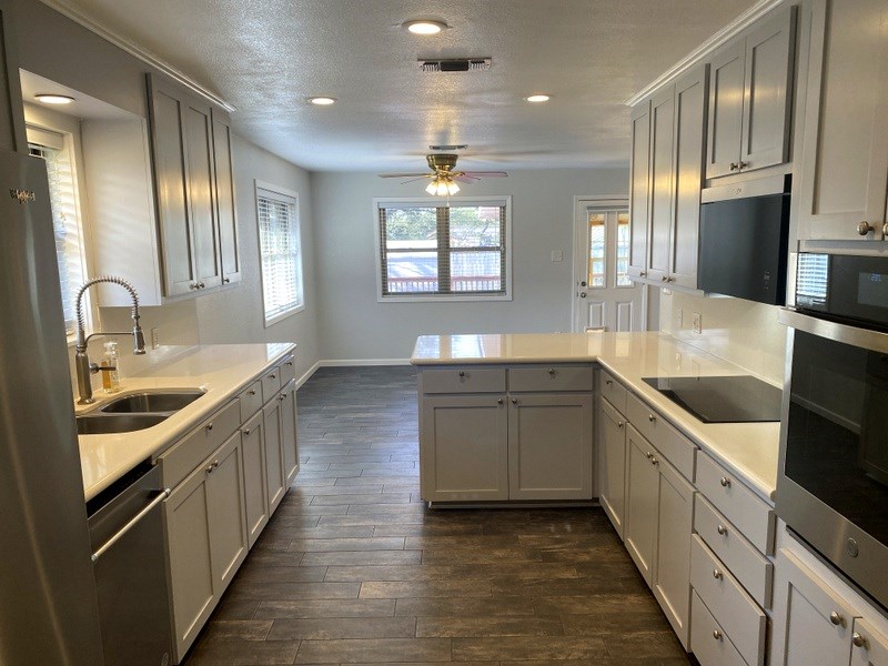 414 Meadow Ridge Drive Kerrville, TX 78028 - Photo 11 of 30