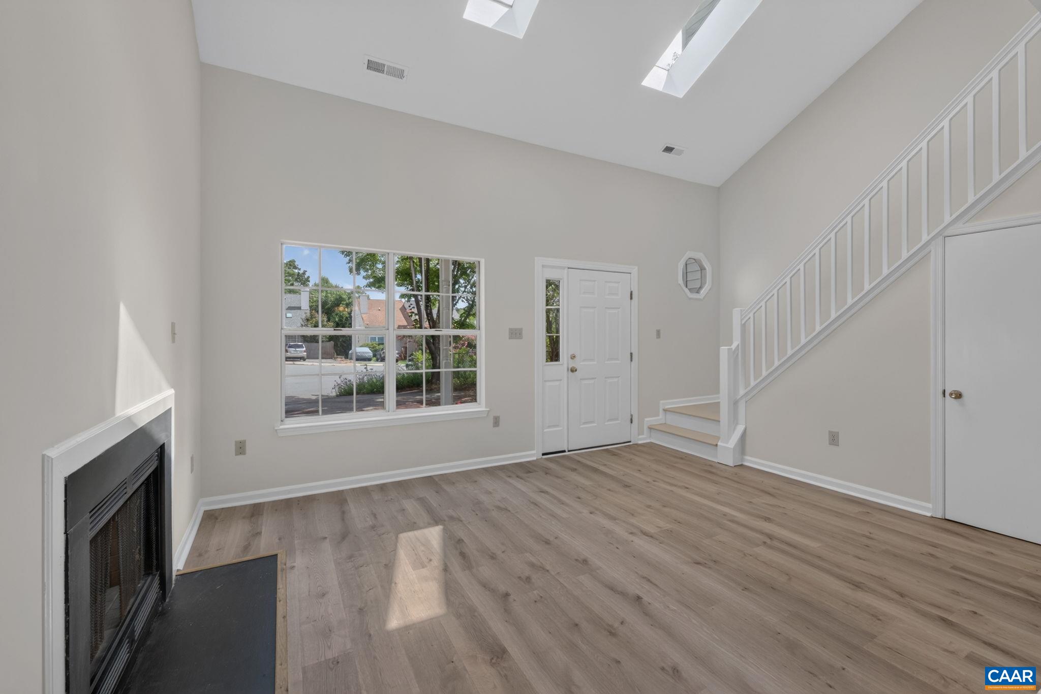 435 Riverside Avenue Charlottesville, VA 22902 - Photo 5 of 31