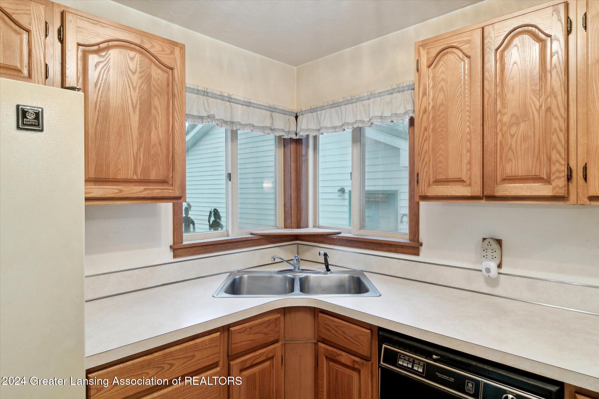 13911 Turner Road Dewitt, MI 48820 - Photo 14 of 55 Kitchen
