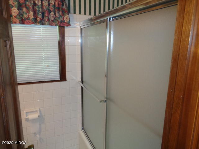 5539 Bankston Lake Road Macon, GA 31216 - Photo 19 of 29 a bathroom with a shower