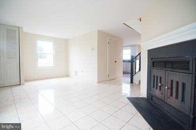 528 Riggs Court Frederick, MD 21703 - Photo 6 of 22 Living Room
