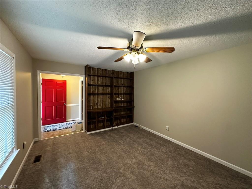 3724 Frazier Road Greensboro, NC 27407 - Photo 12 of 26 Livingroom