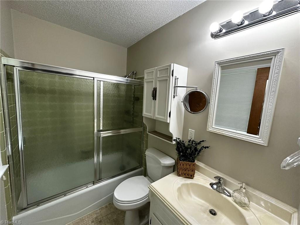 3724 Frazier Road Greensboro, NC 27407 - Photo 17 of 26 Primary Bath