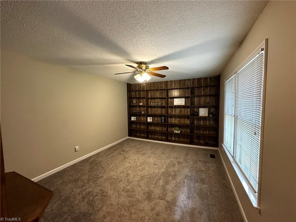 3724 Frazier Road Greensboro, NC 27407 - Photo 10 of 26 Livingroom