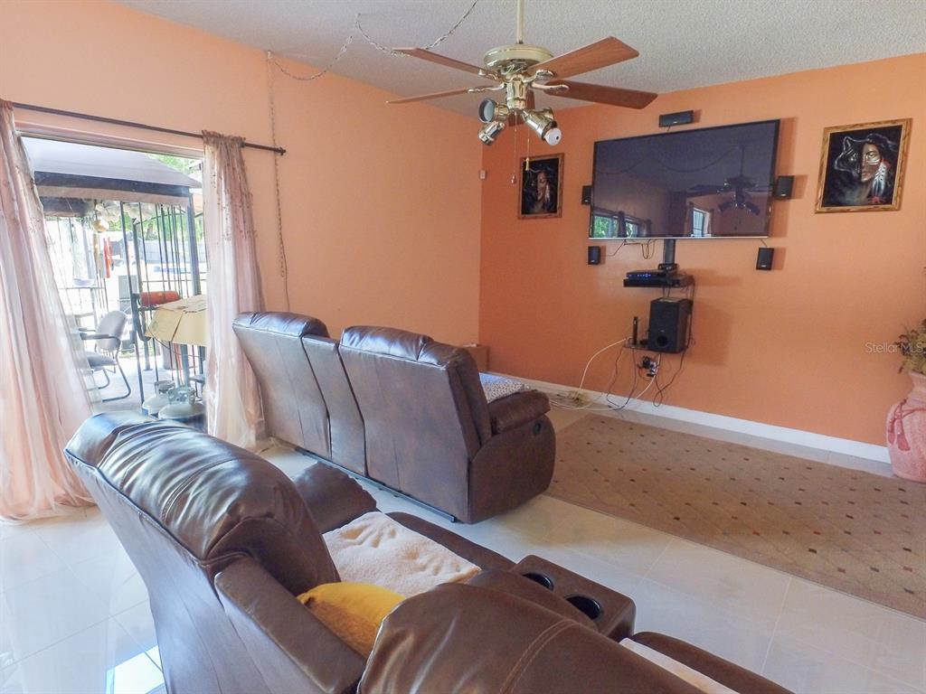 4902 Five Acre Road Plant City, FL 33565 - Photo 12 of 39