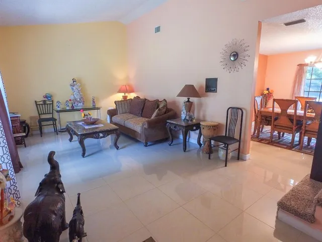 $580,000 | 4902 Five Acre Road, Plant City, FL 33565