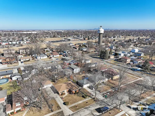 $335,000 | 7132 84th Place, Burbank, IL 60459