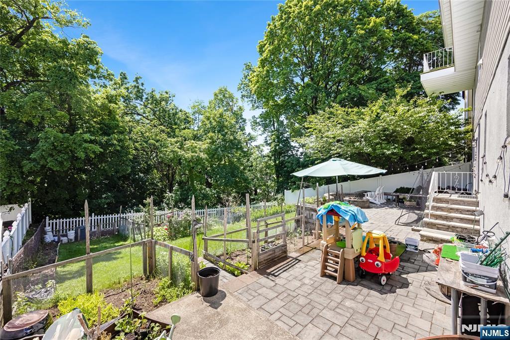 850 Edgewater Avenue Ridgefield, NJ 07657 - Photo 29 of 33