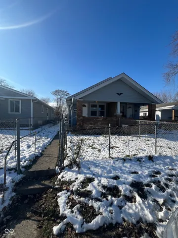 $795 | 918 North Kealing Avenue, Indianapolis, IN 46201