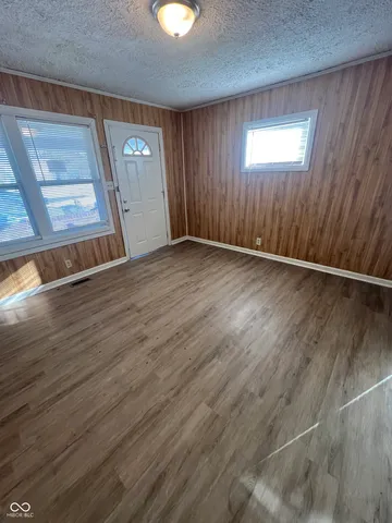 $795 | 918 North Kealing Avenue, Indianapolis, IN 46201