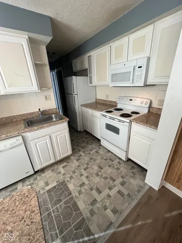 $795 | 918 North Kealing Avenue, Indianapolis, IN 46201