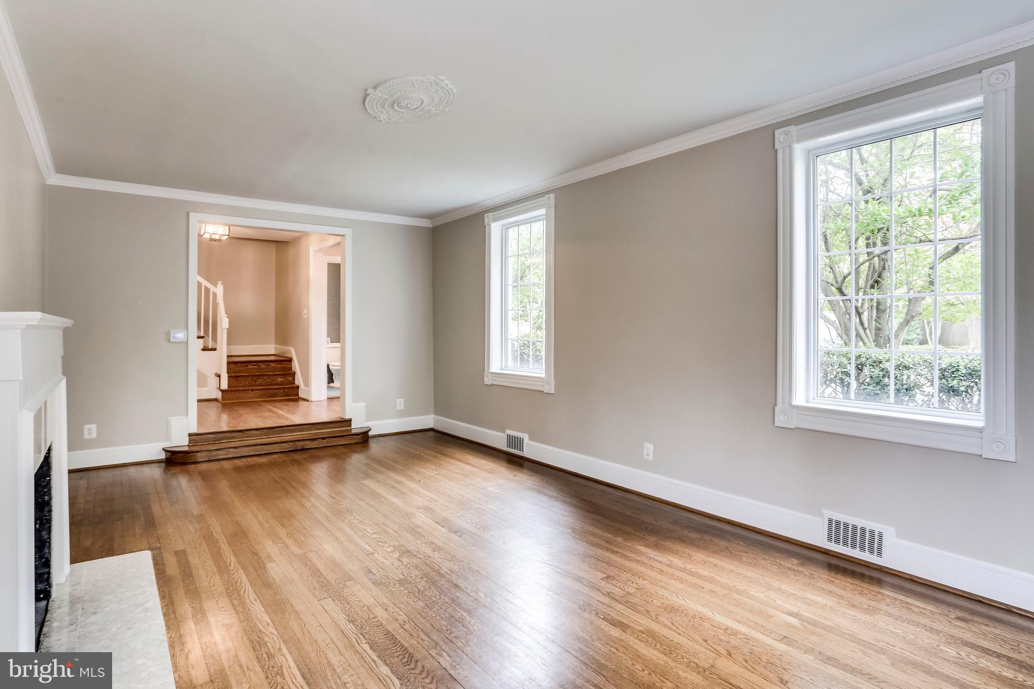 3441 North Glebe Road Arlington, VA 22207 - Photo 11 of 41 Living Room