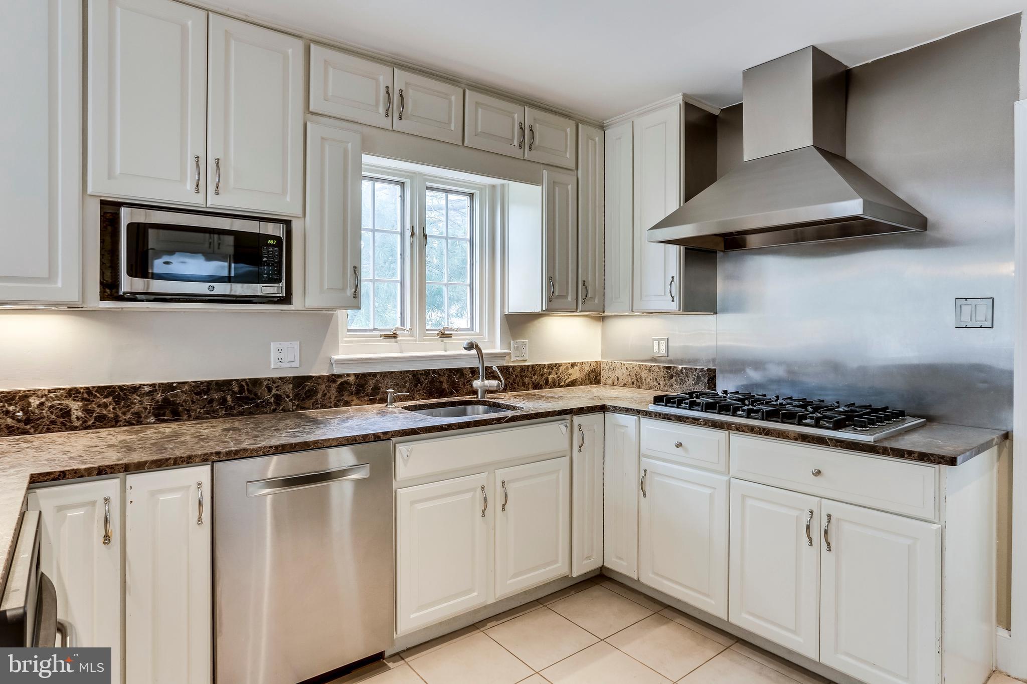 3441 North Glebe Road Arlington, VA 22207 - Photo 5 of 41 Kitchen