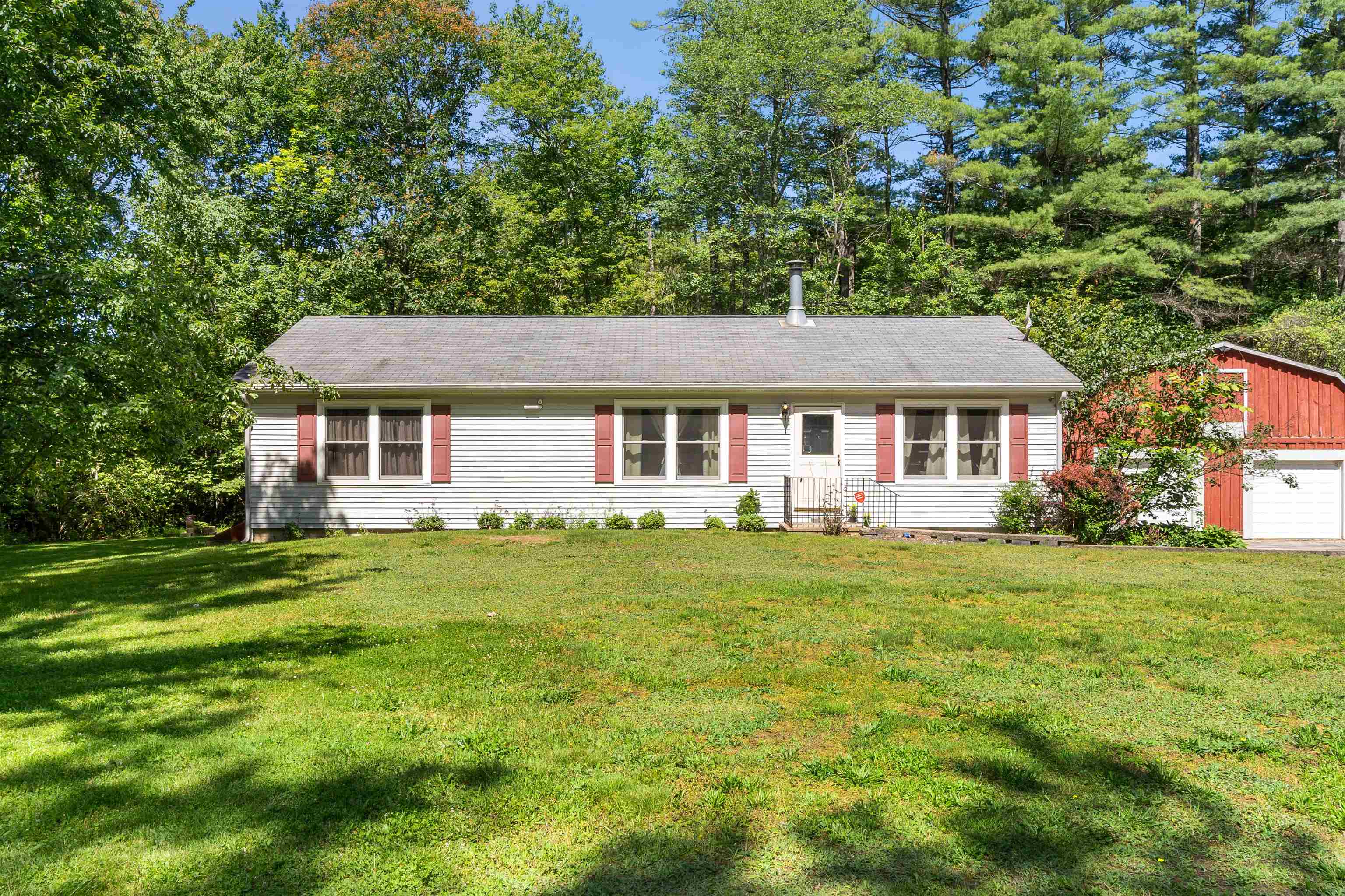 21 Clark Road Londonderry, NH 03053 - Photo 1 of 29 Gallery Image 1