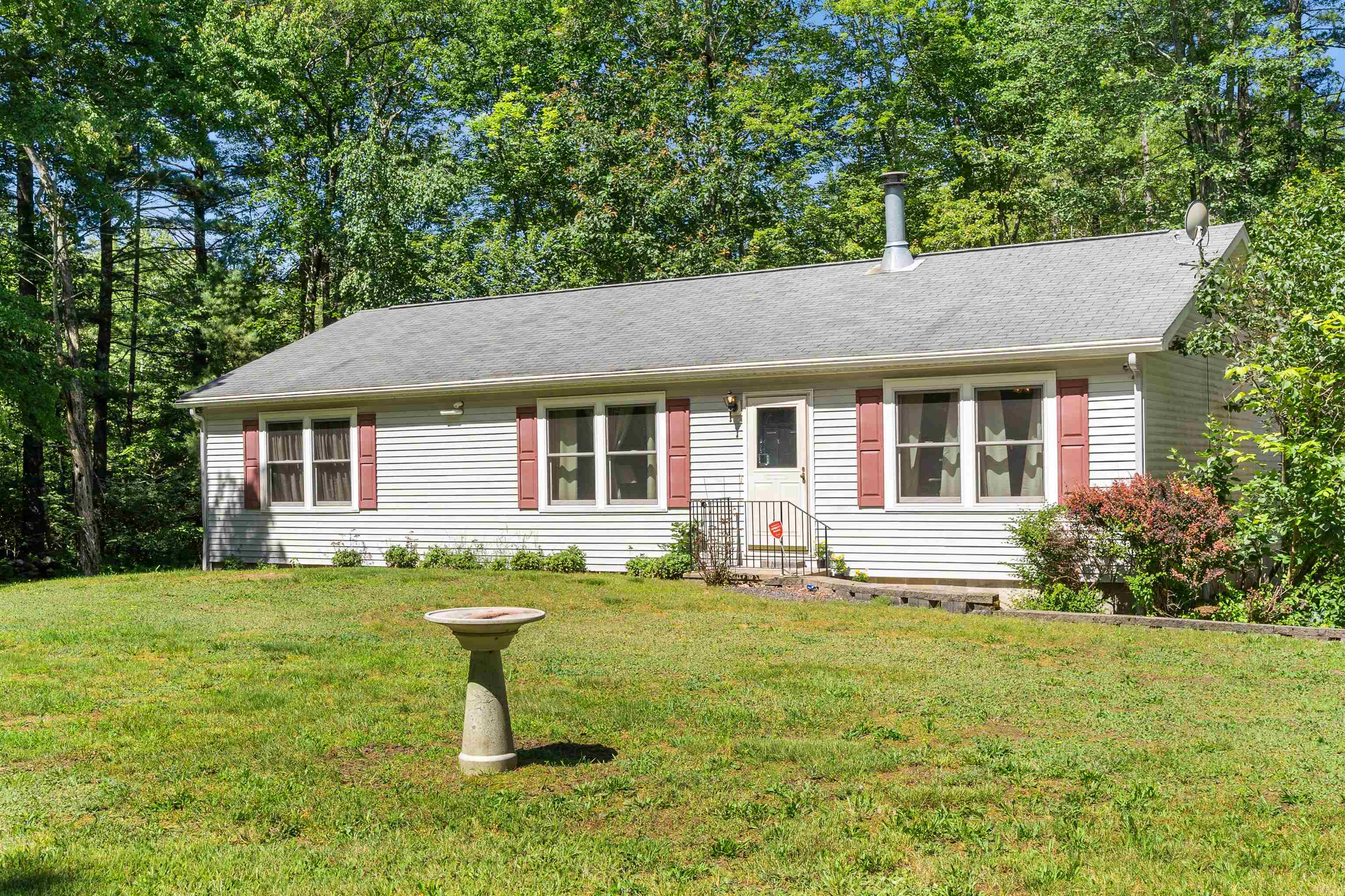 21 Clark Road Londonderry, NH 03053 - Photo 2 of 29 Gallery Image 2