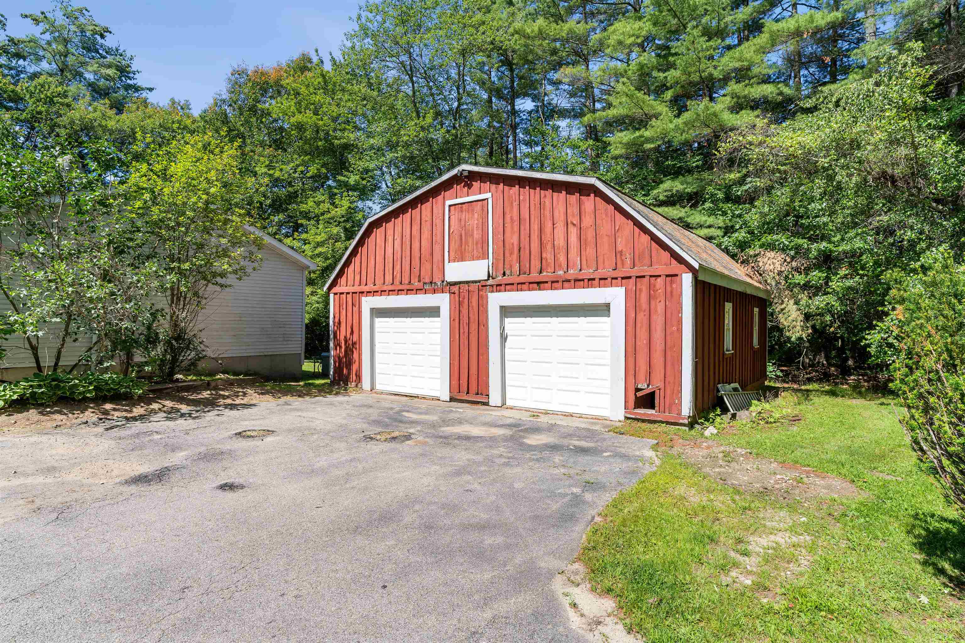 21 Clark Road Londonderry, NH 03053 - Photo 3 of 29 Gallery Image 3
