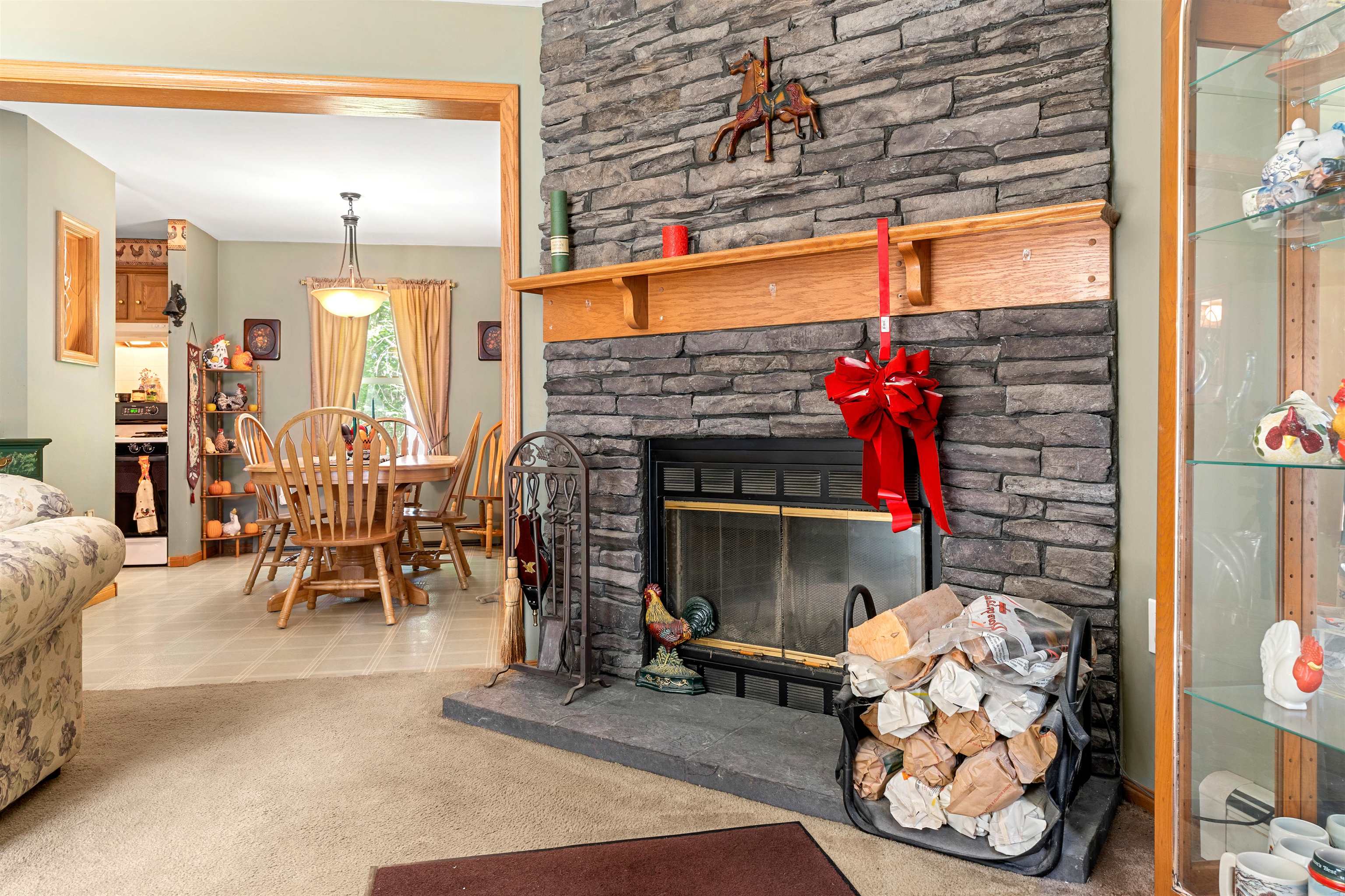 21 Clark Road Londonderry, NH 03053 - Photo 6 of 29 Gallery Image 6