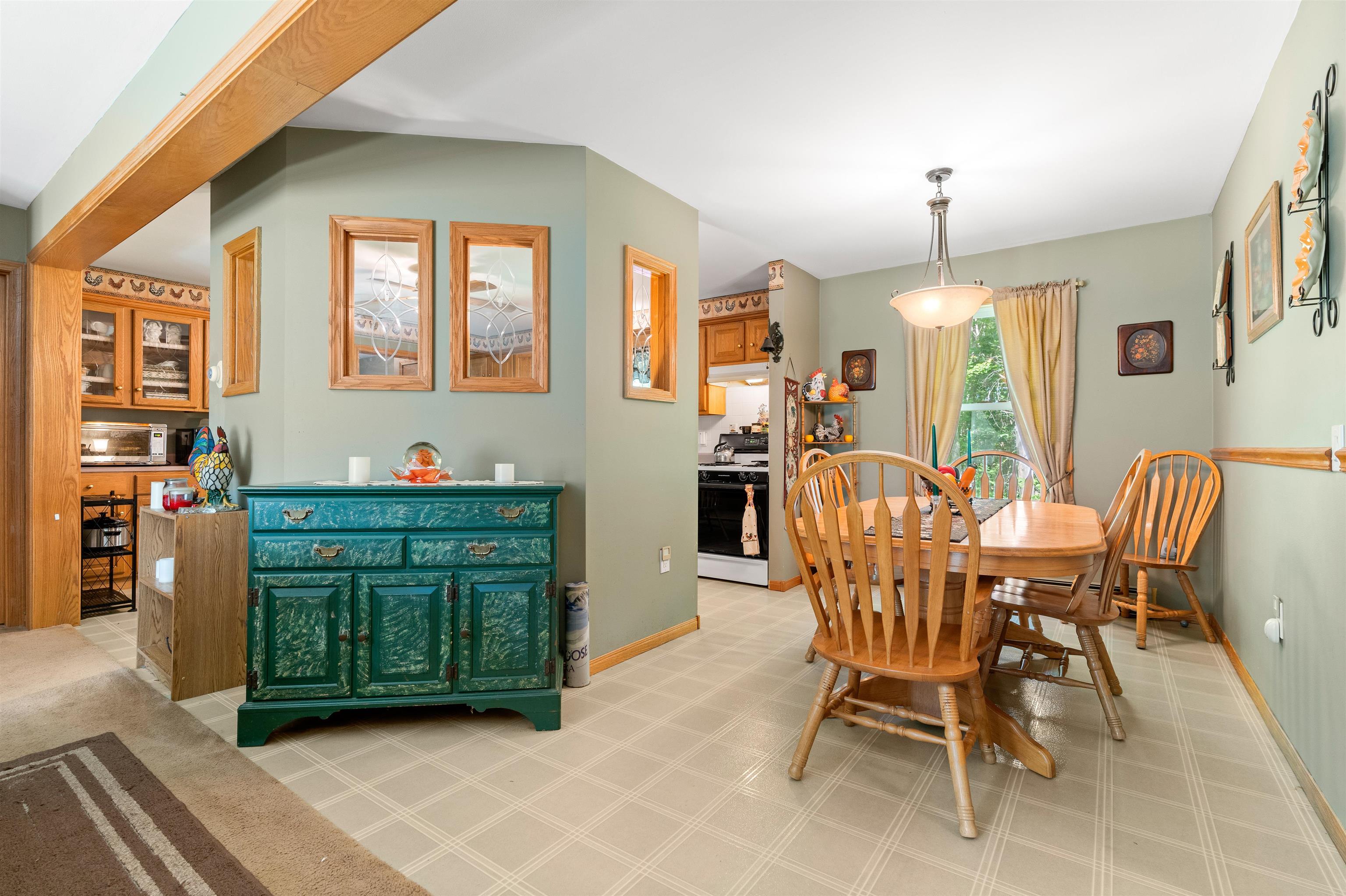 21 Clark Road Londonderry, NH 03053 - Photo 9 of 29 Gallery Image 9